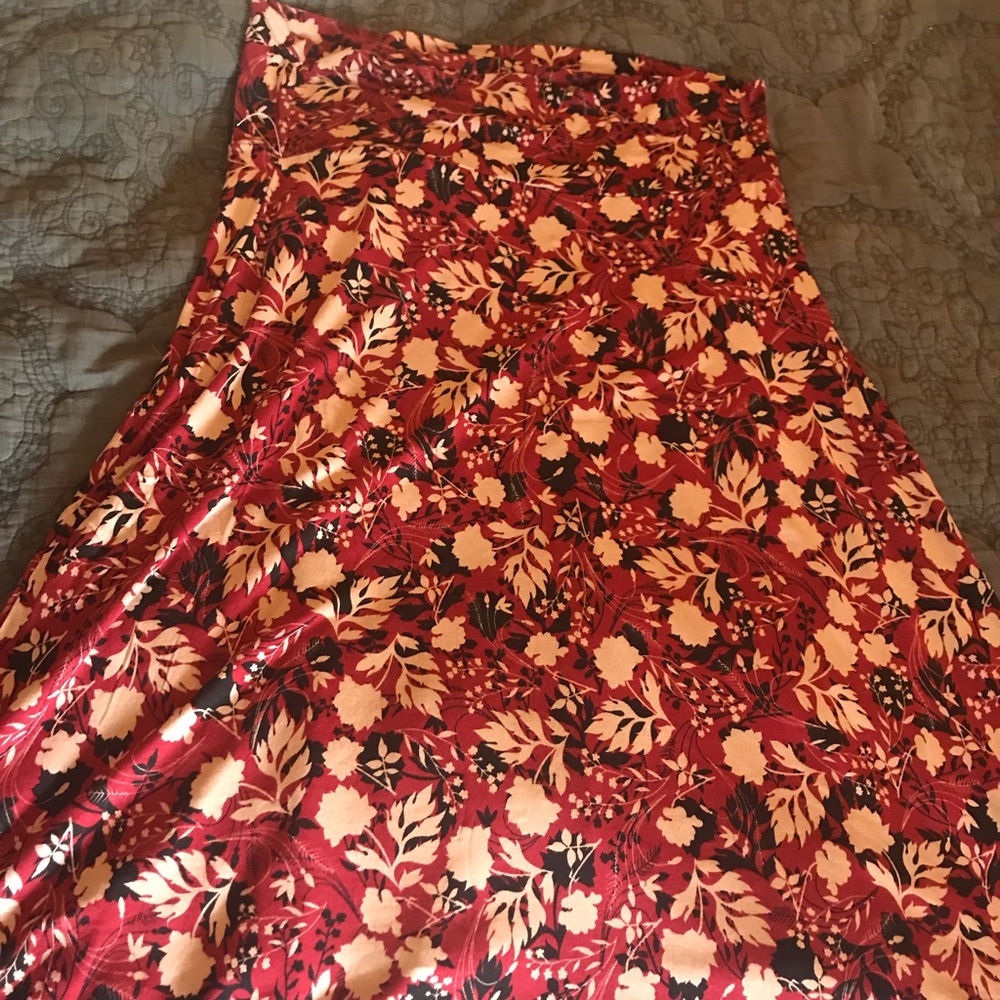 LuLaRoe Azure skirt, size XL. NWOT.